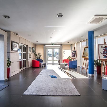 Hotel Terminus Podgorica Ngoại thất bức ảnh