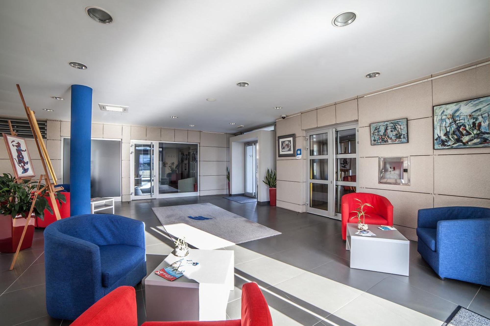 Hotel Terminus Podgorica Ngoại thất bức ảnh