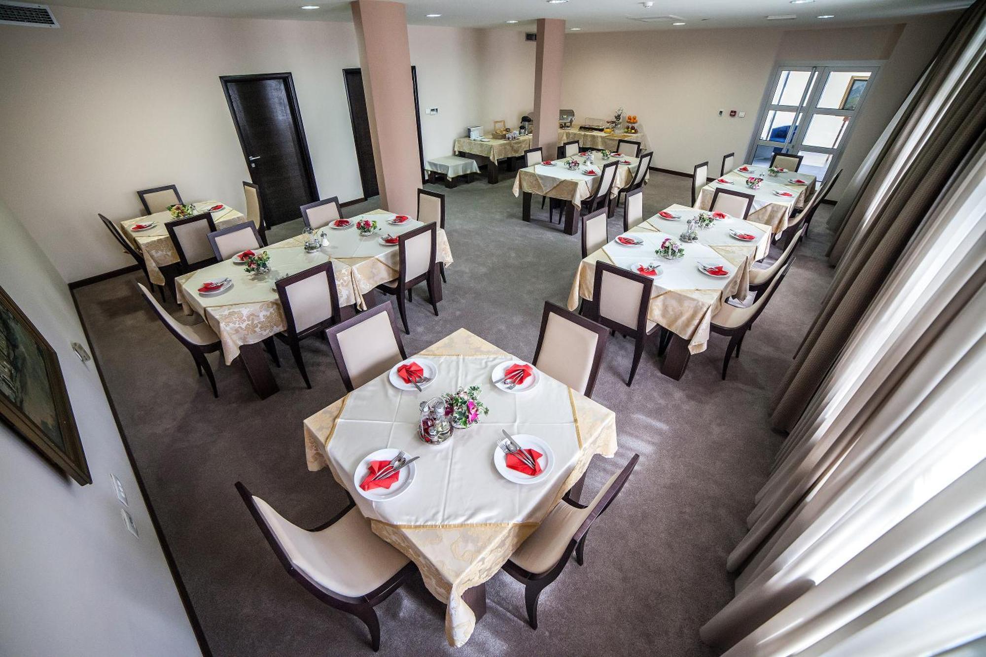 Hotel Terminus Podgorica Ngoại thất bức ảnh