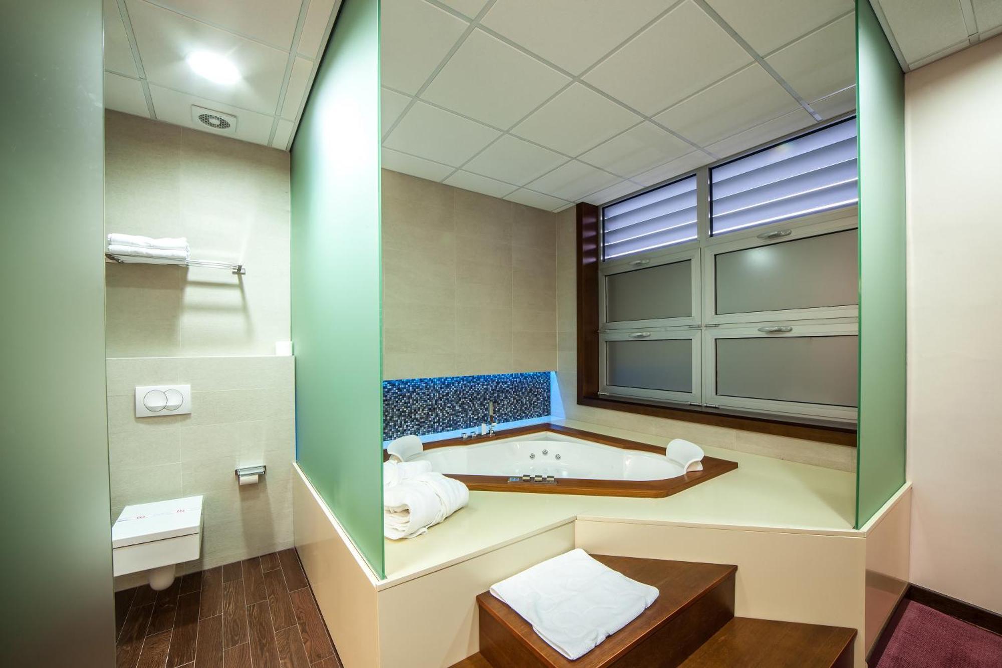 Hotel Terminus Podgorica Ngoại thất bức ảnh