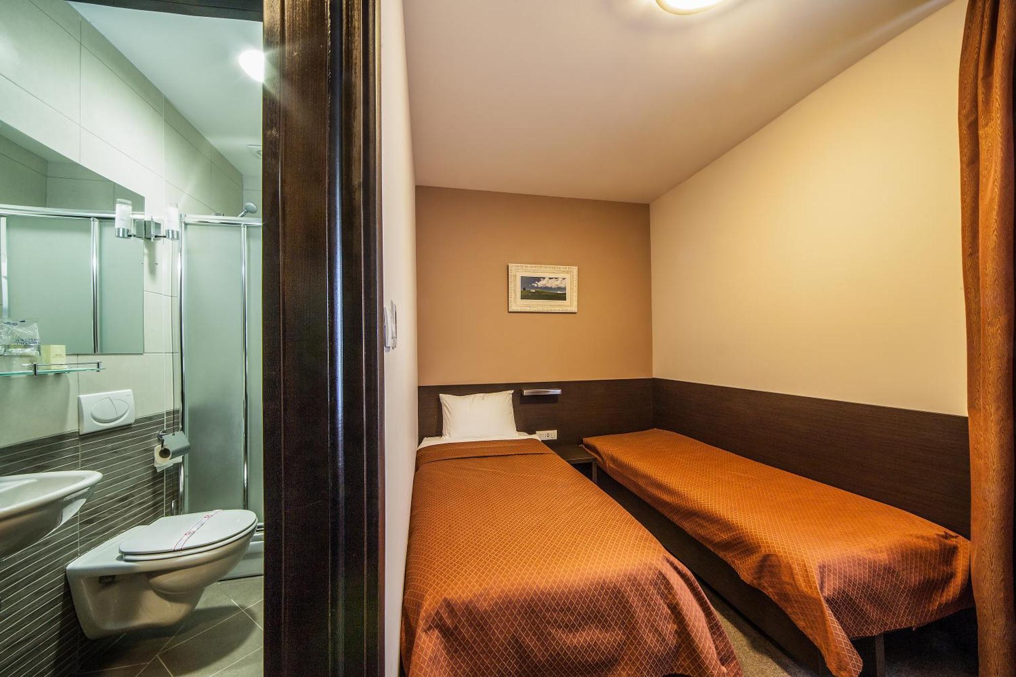 Hotel Terminus Podgorica Ngoại thất bức ảnh