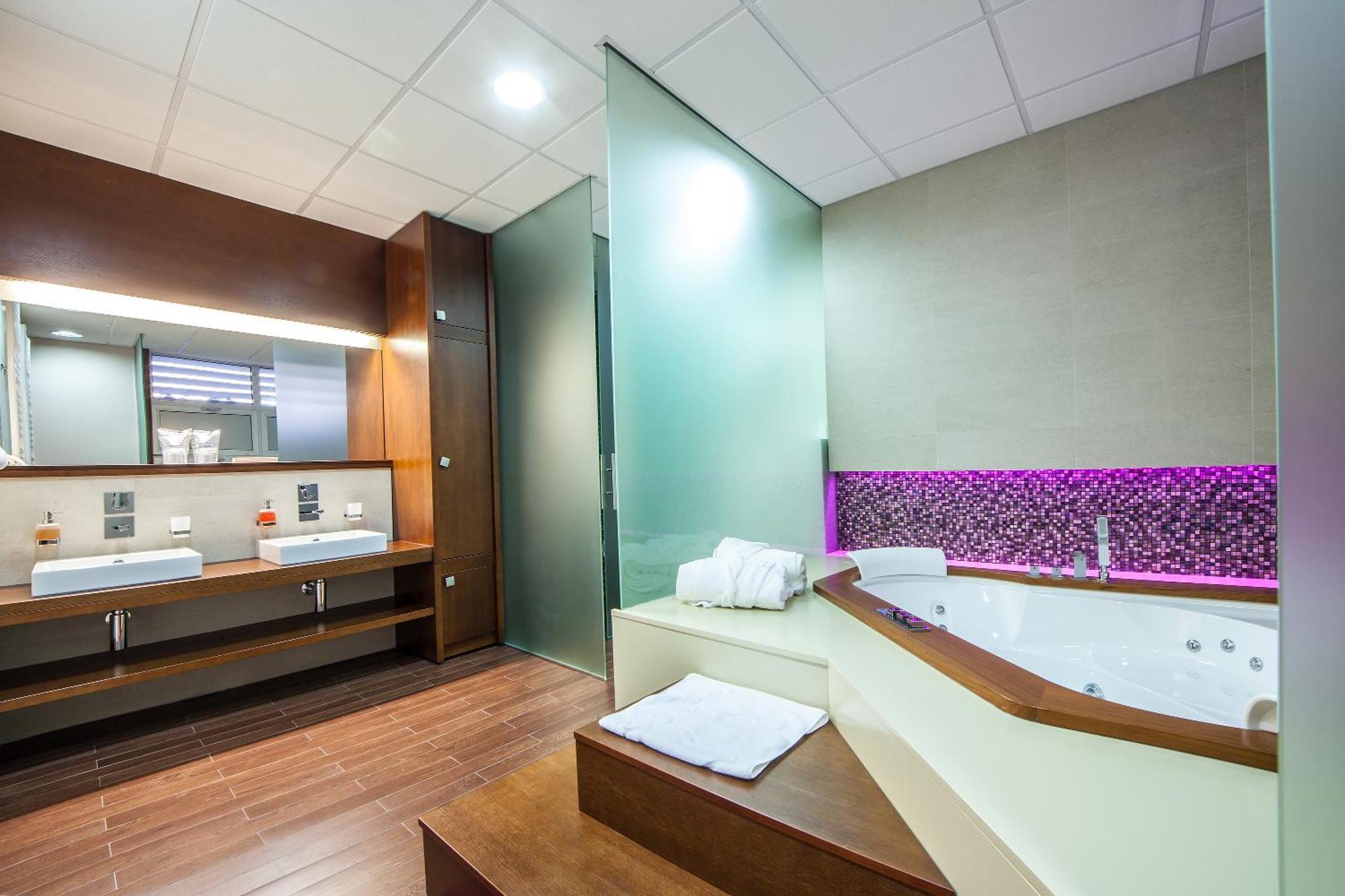 Hotel Terminus Podgorica Ngoại thất bức ảnh