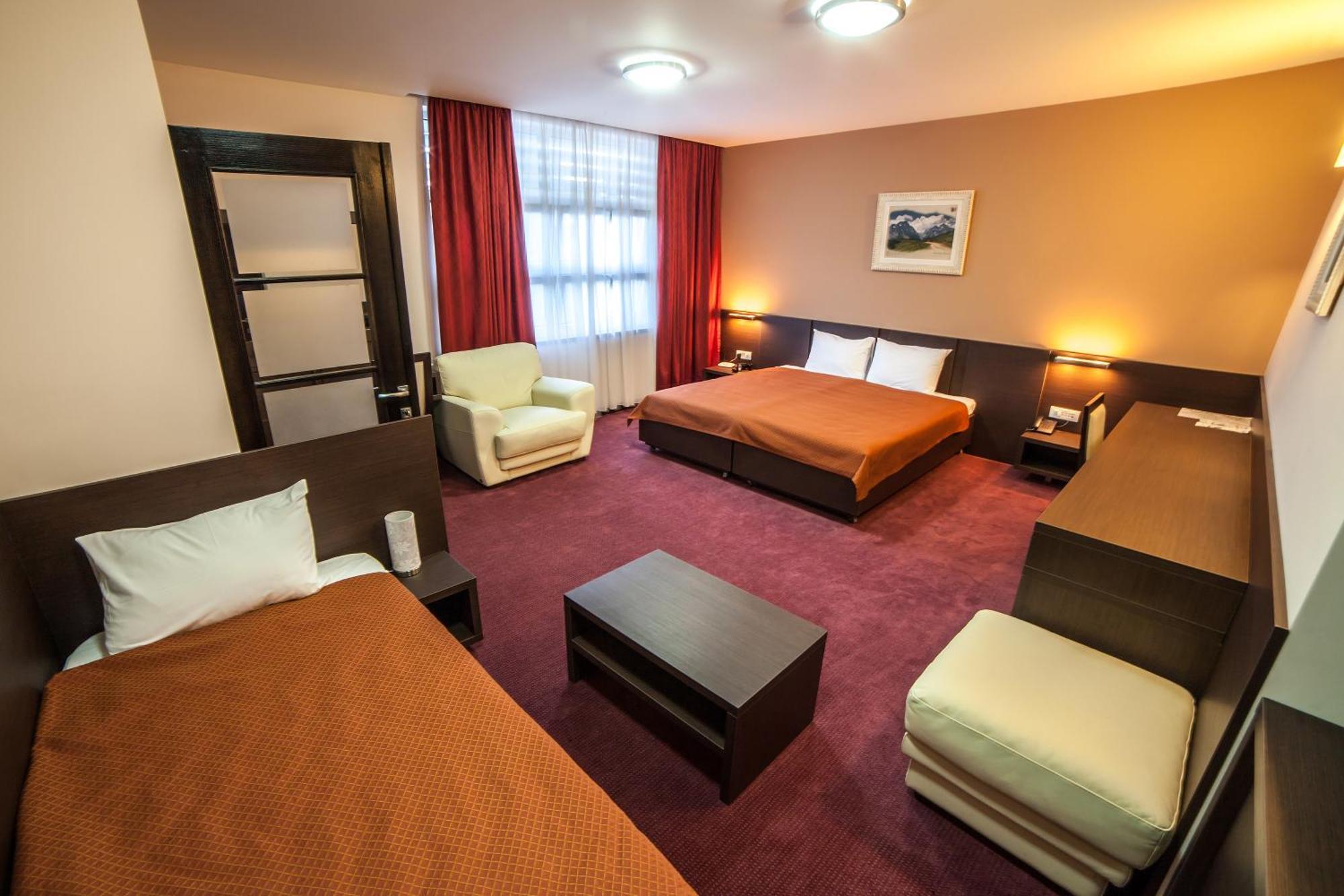 Hotel Terminus Podgorica Ngoại thất bức ảnh