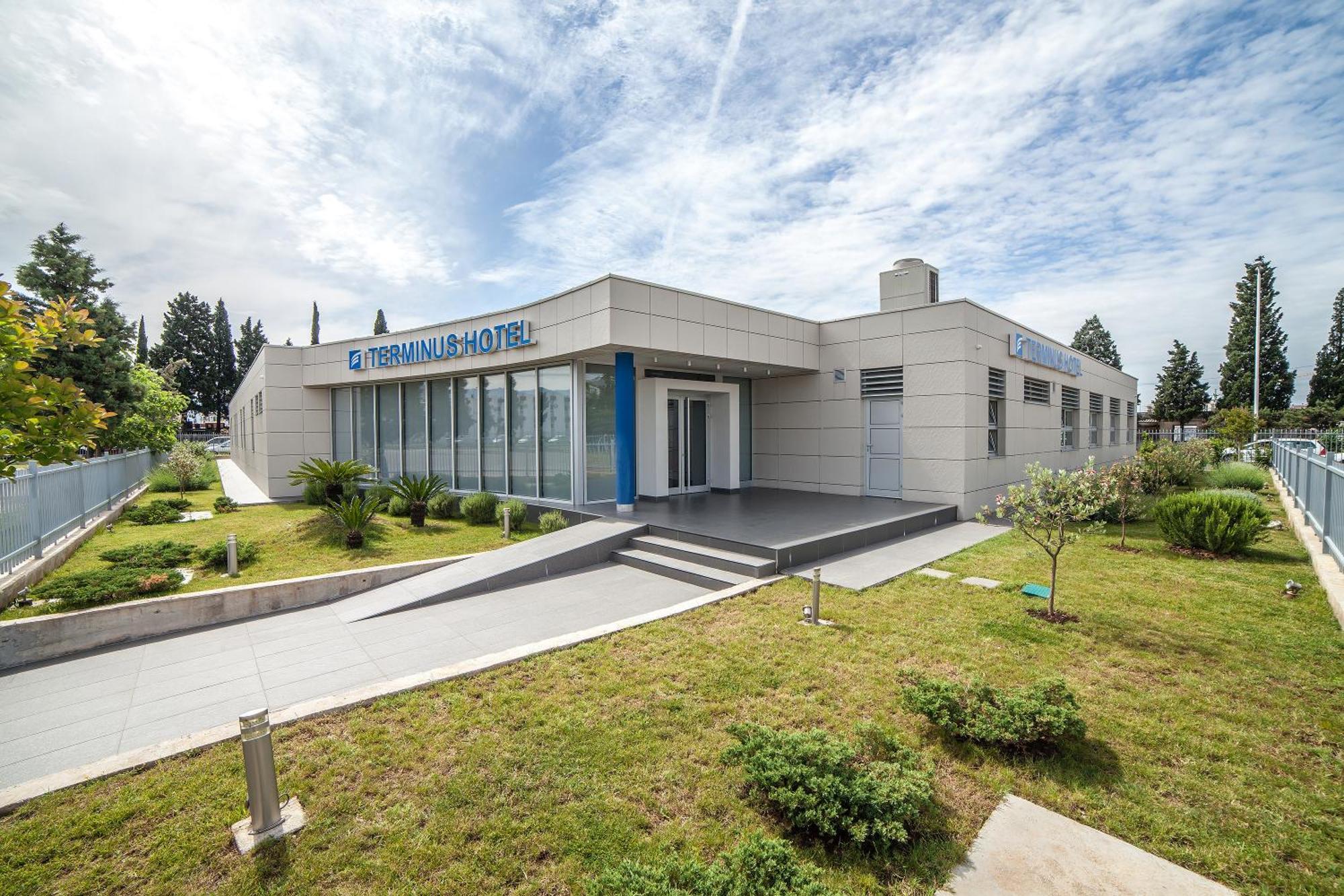 Hotel Terminus Podgorica Ngoại thất bức ảnh