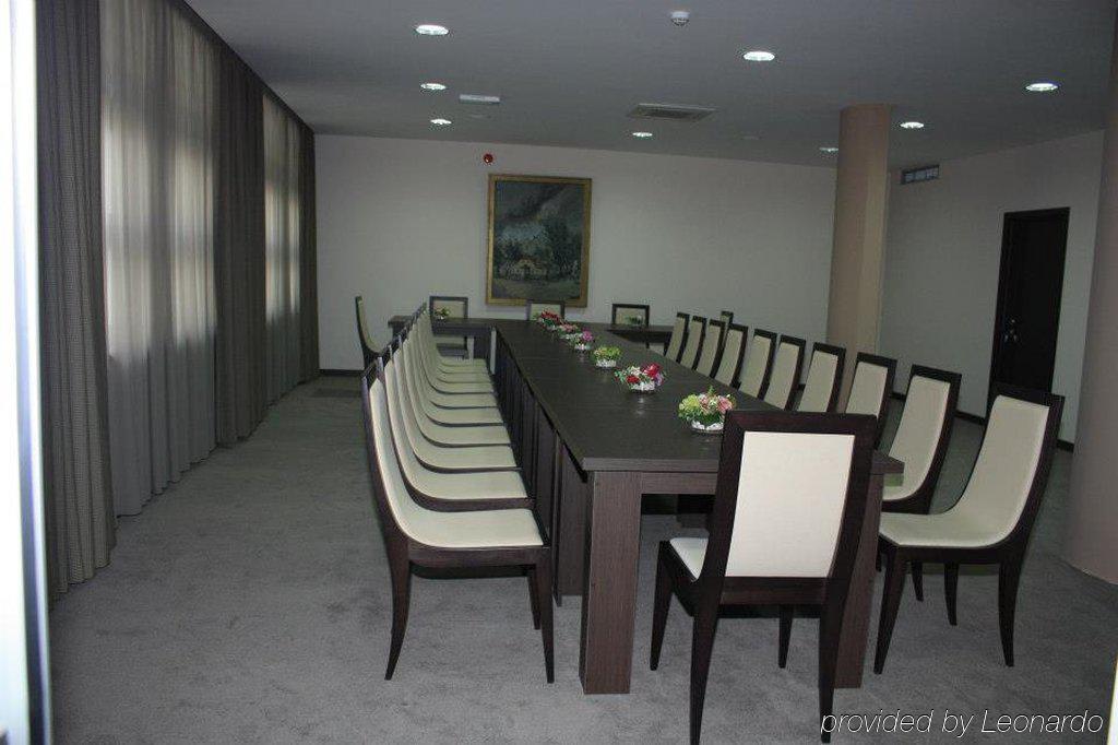 Hotel Terminus Podgorica Ngoại thất bức ảnh