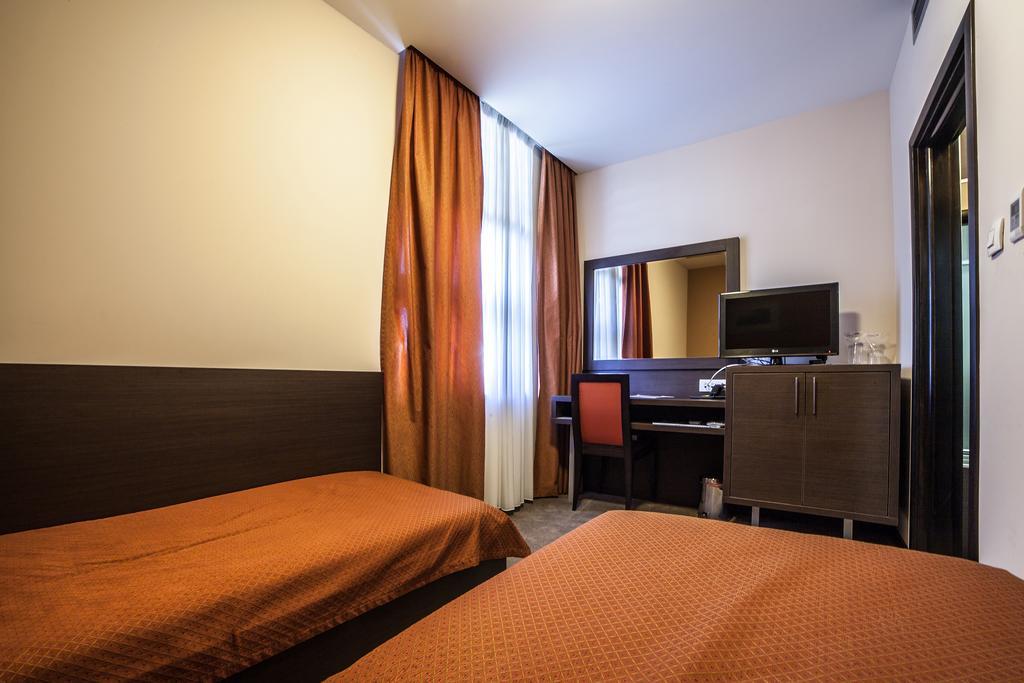Hotel Terminus Podgorica Phòng bức ảnh