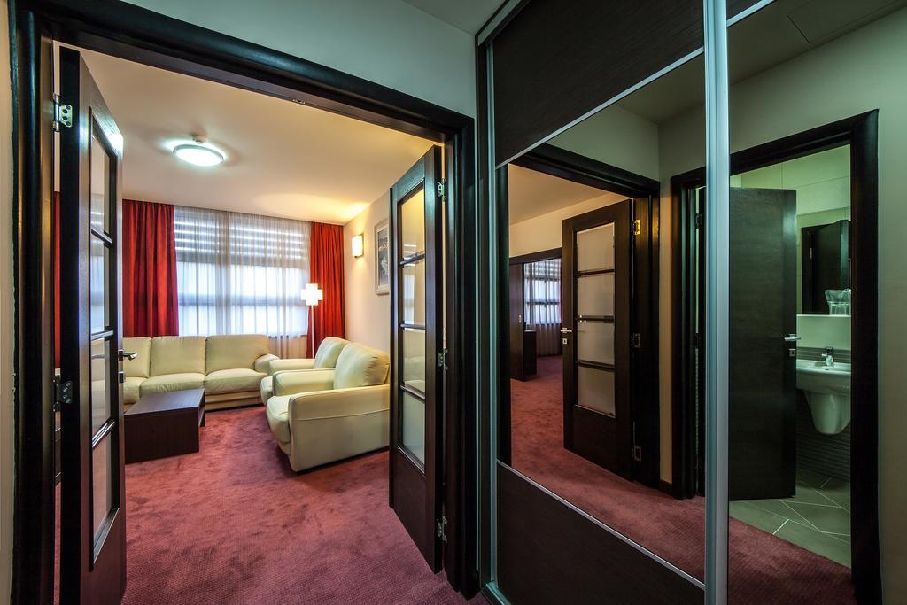 Hotel Terminus Podgorica Phòng bức ảnh